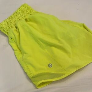 LULULEMON NEON HOTTY HOT SHORTS SIZE 2 INCH 4